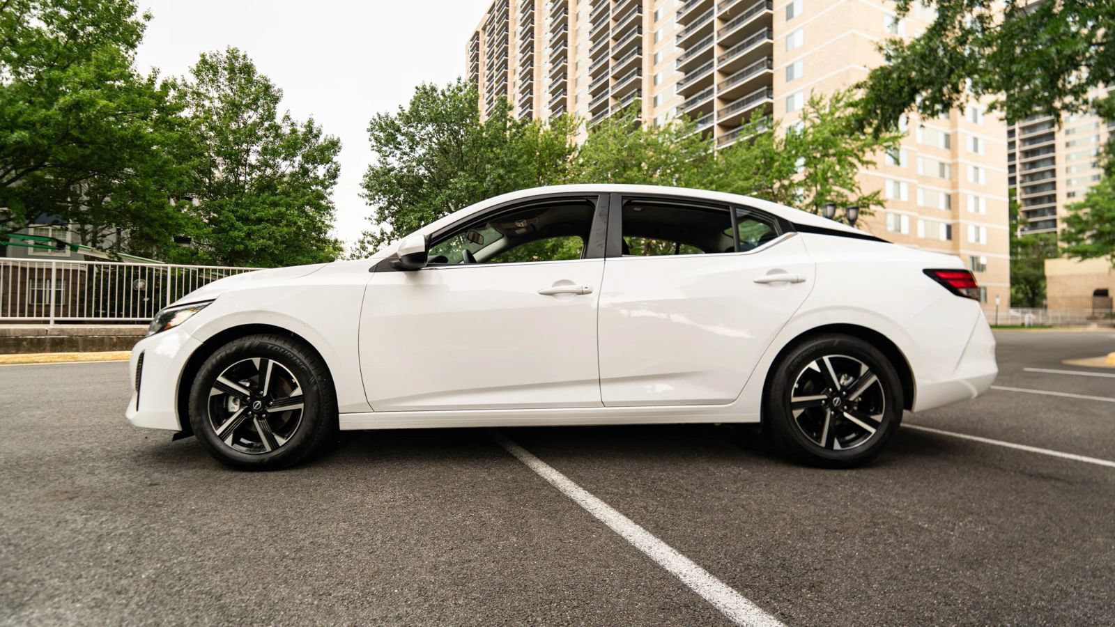 Used 2025 Nissan Sentra SV FWD image 7