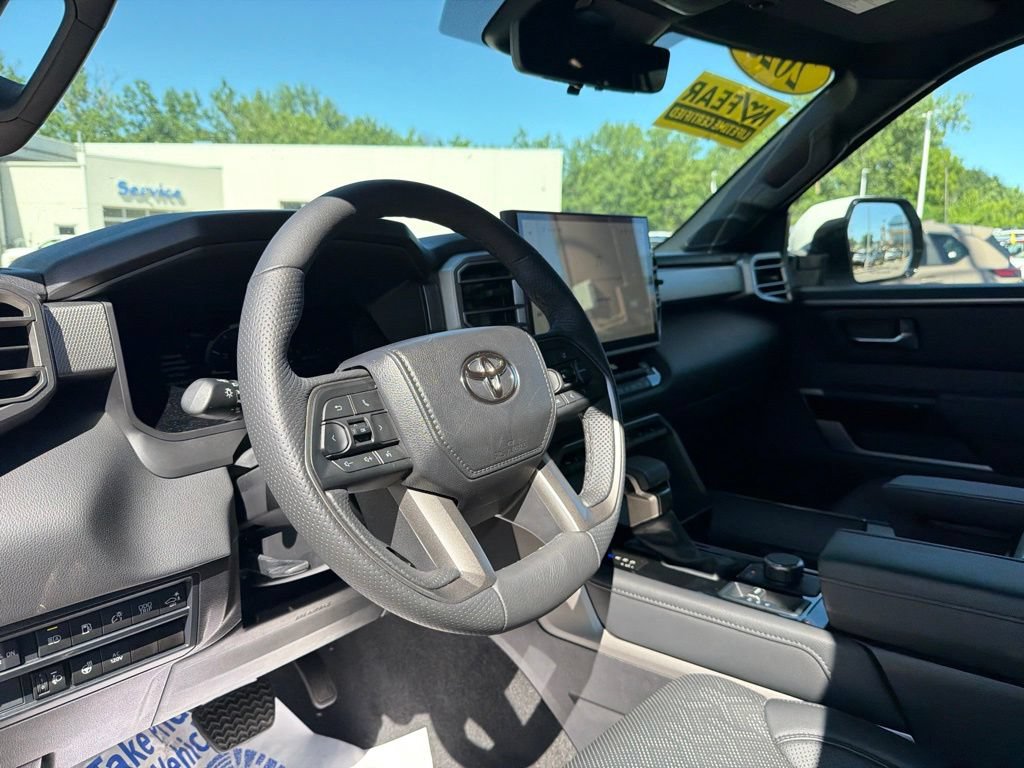 Used 2025 Toyota Sequoia Limited w/ Tow Technology Package AWD/4WD image 15