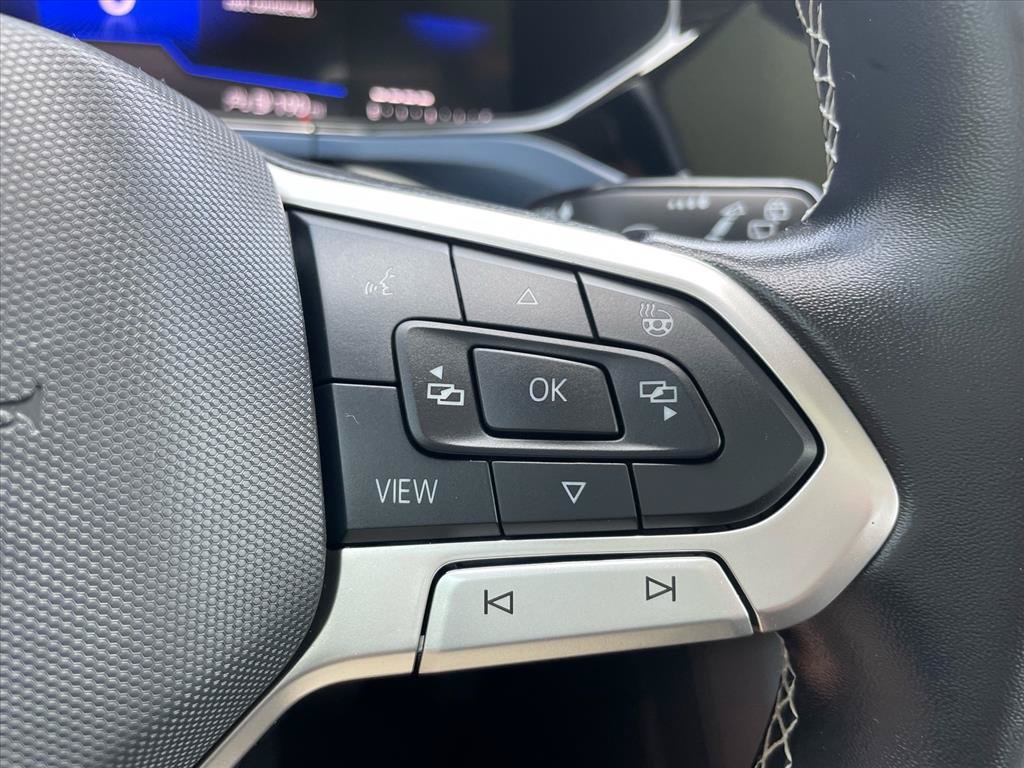 Used 2024 Volkswagen Taos SE w/ Panoramic Sunroof Package FWD image 22