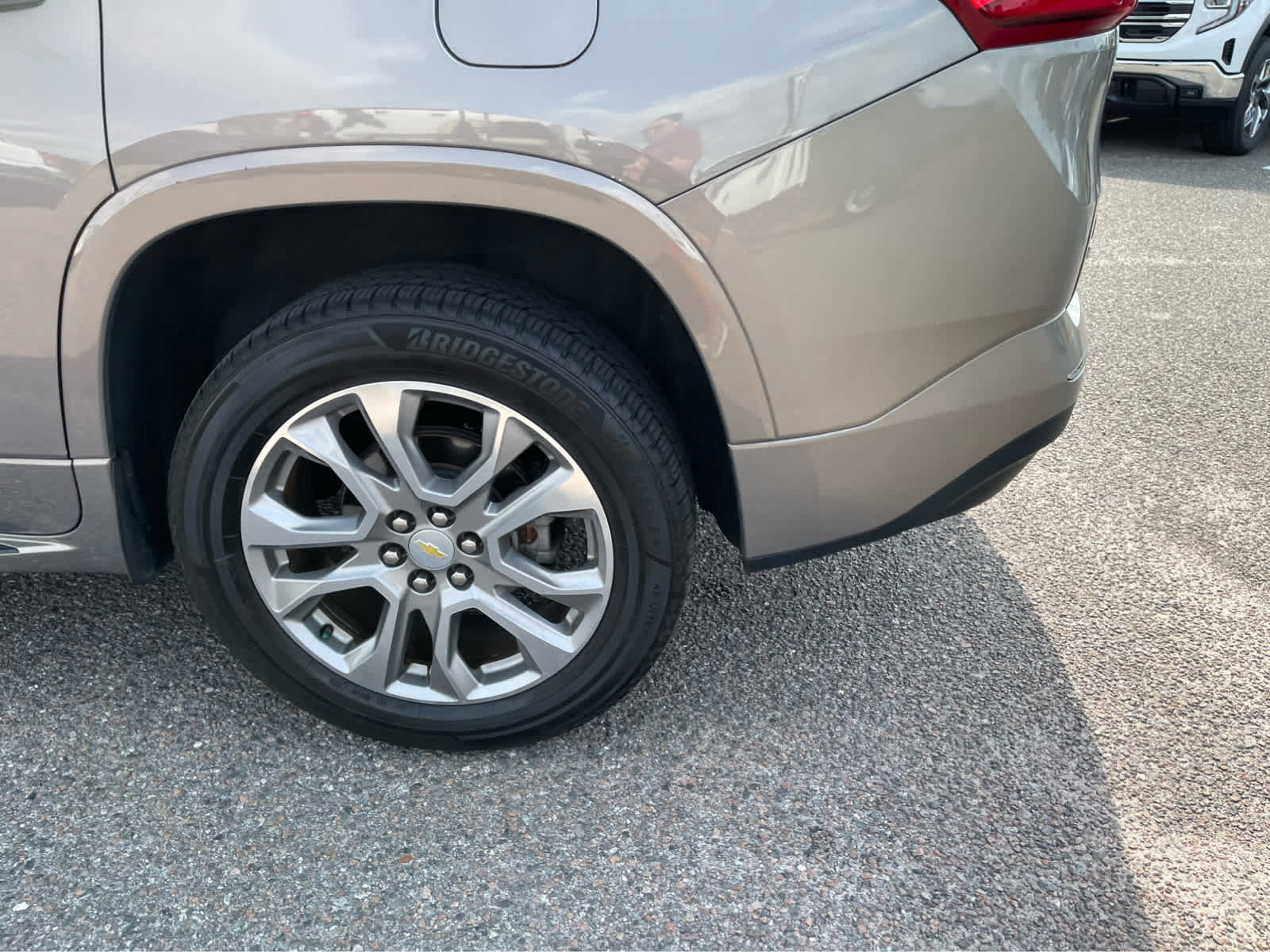 Used 2019 Chevrolet Traverse Premier w/ Driver Confidence II Package FWD image 8
