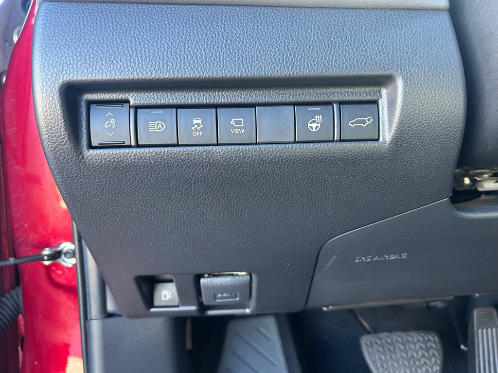 Used 2023 Toyota Venza Limited AWD/4WD image 19