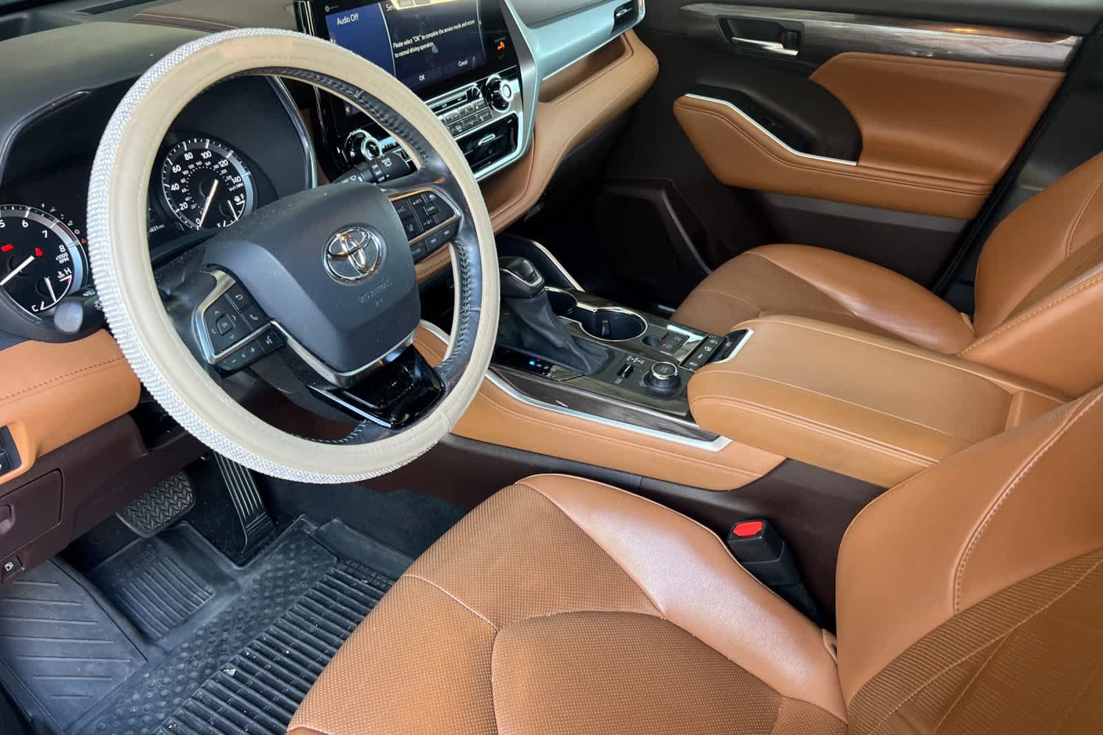 Used 2021 Toyota Highlander Platinum AWD/4WD image 9