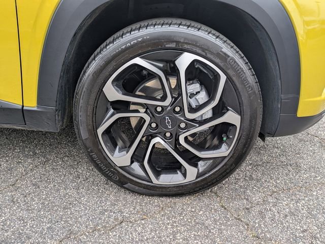 Used 2024 Chevrolet Trax RS w/ Sunroof Package FWD image 12