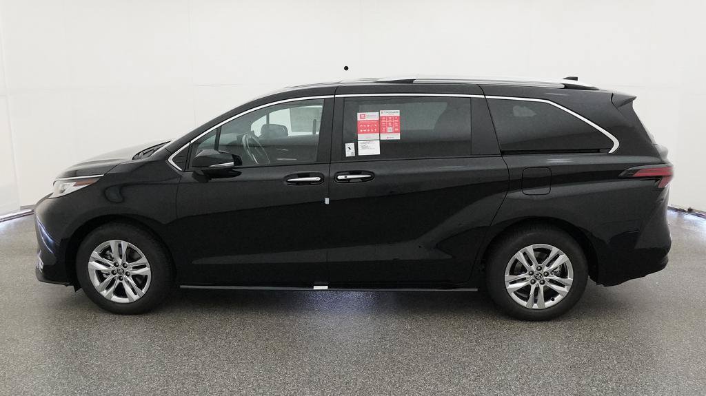 New 2026 Toyota Sienna Limited FWD image 32