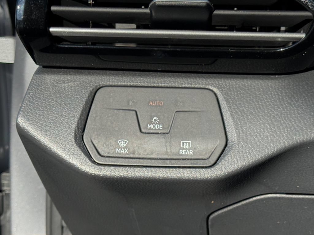 Used 2025 Volkswagen ID.4 Pro RWD image 21