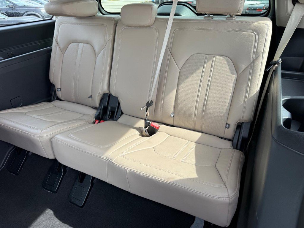 Used 2024 Ford Expedition Limited image 10