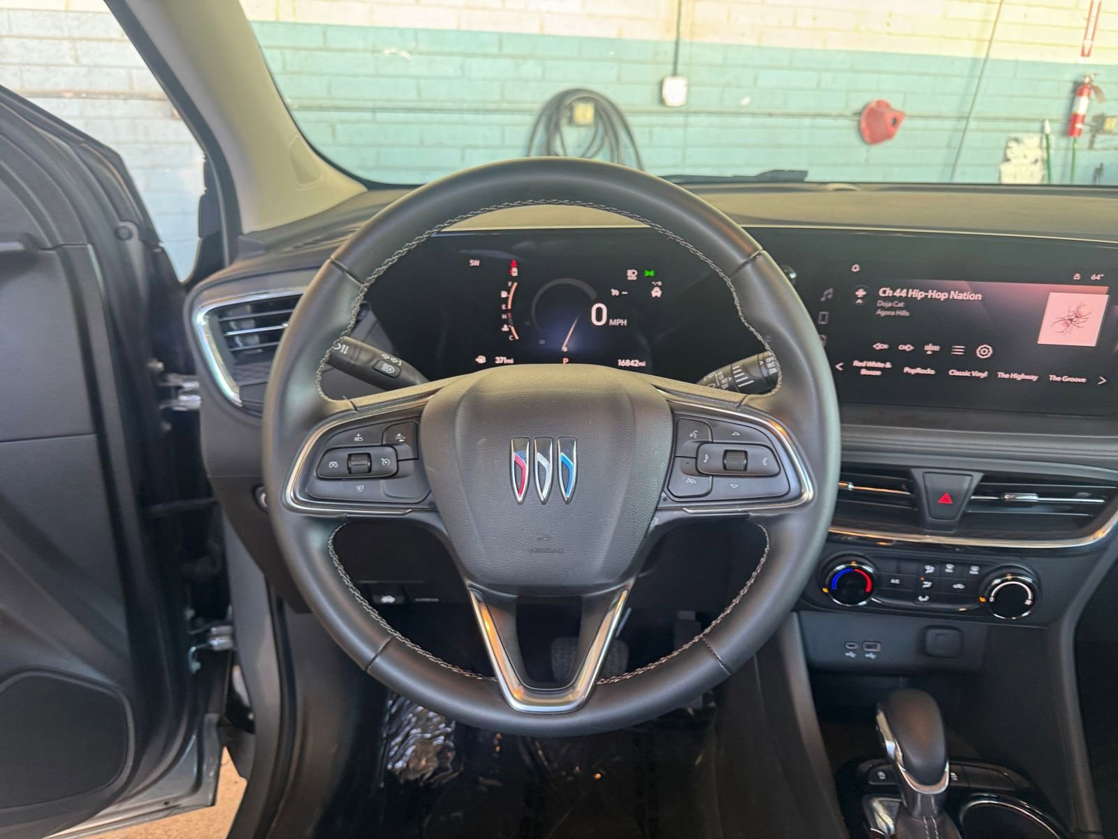 Used 2025 Buick Encore GX Preferred image 27