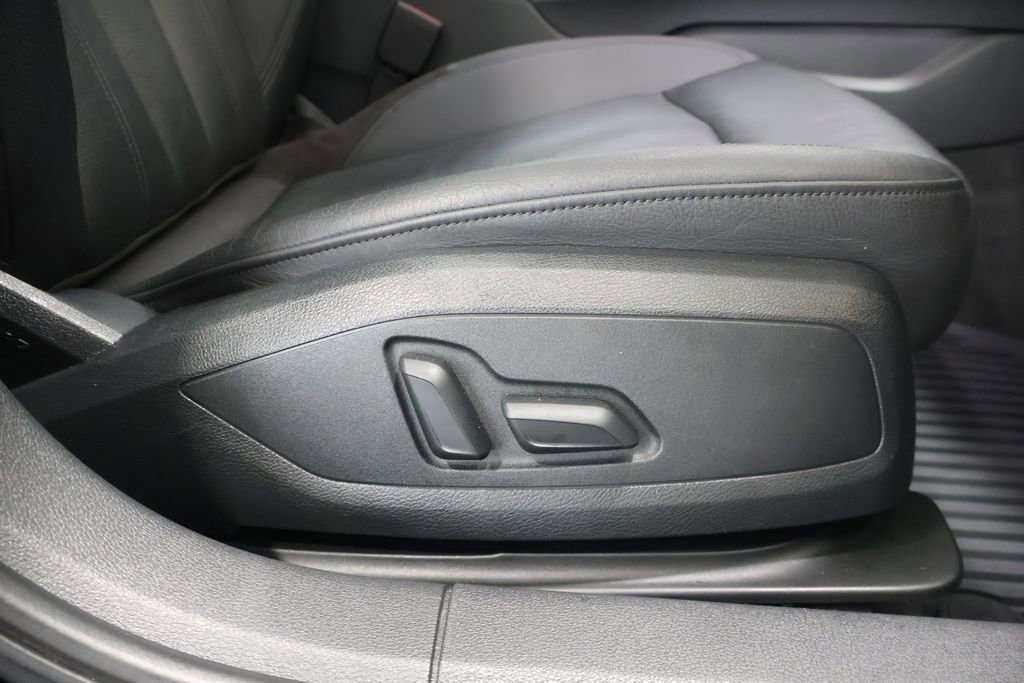 Used 2017 Audi A4 2.0T Premium w/ Audi MMI Navigation Plus image 22