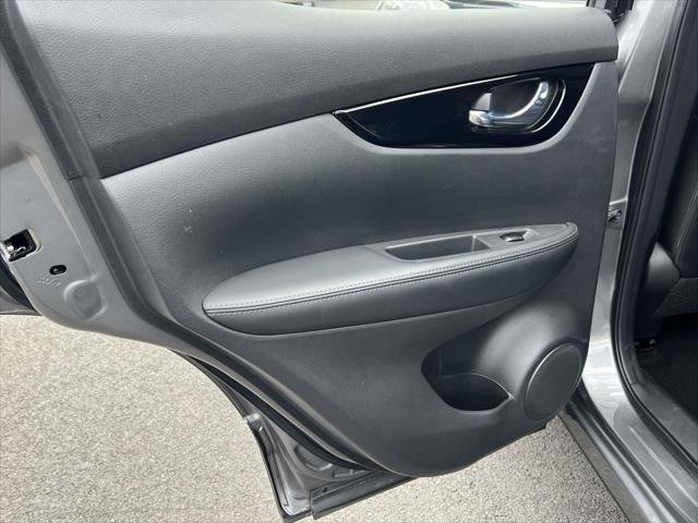 Used 2022 Nissan Rogue Sport SL AWD/4WD image 14
