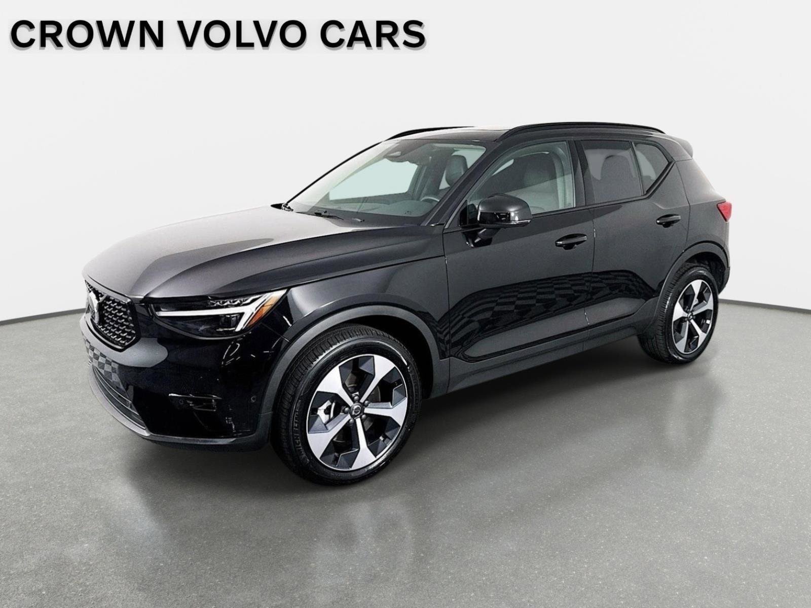 Used 2026 Volvo XC40 B5 Plus AWD/4WD image 1