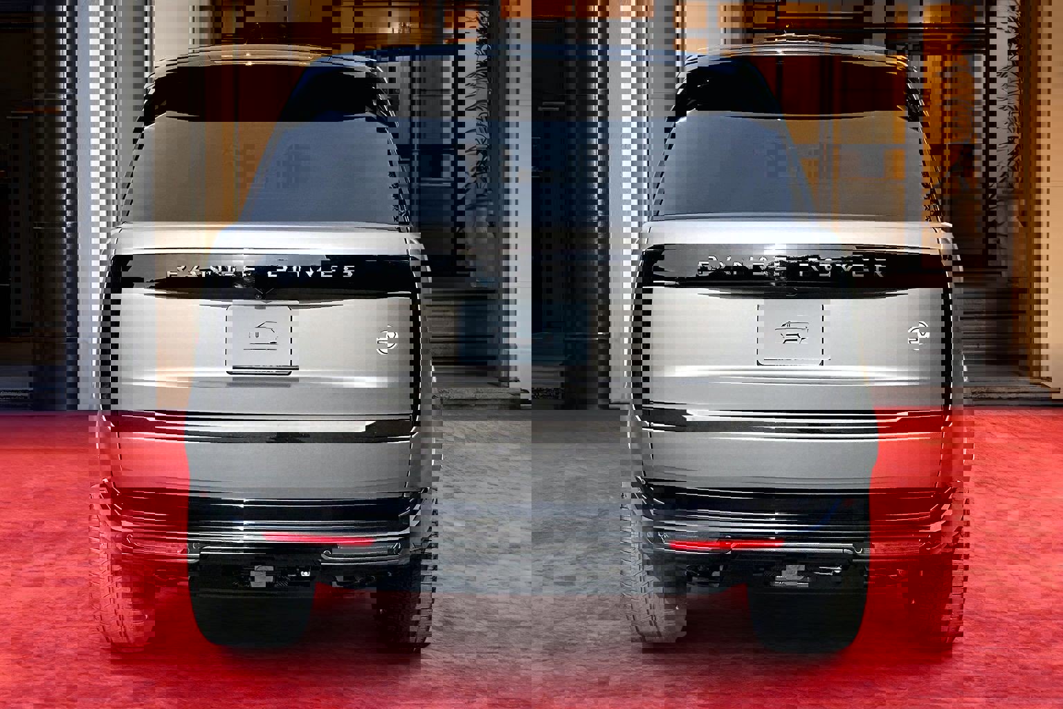 New 2026 Land Rover Range Rover SV image 4