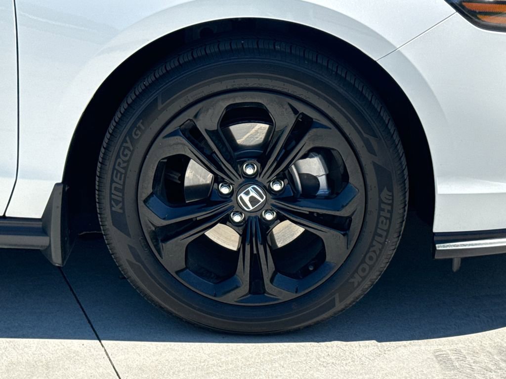 Certified 2025 Honda Accord SE image 11