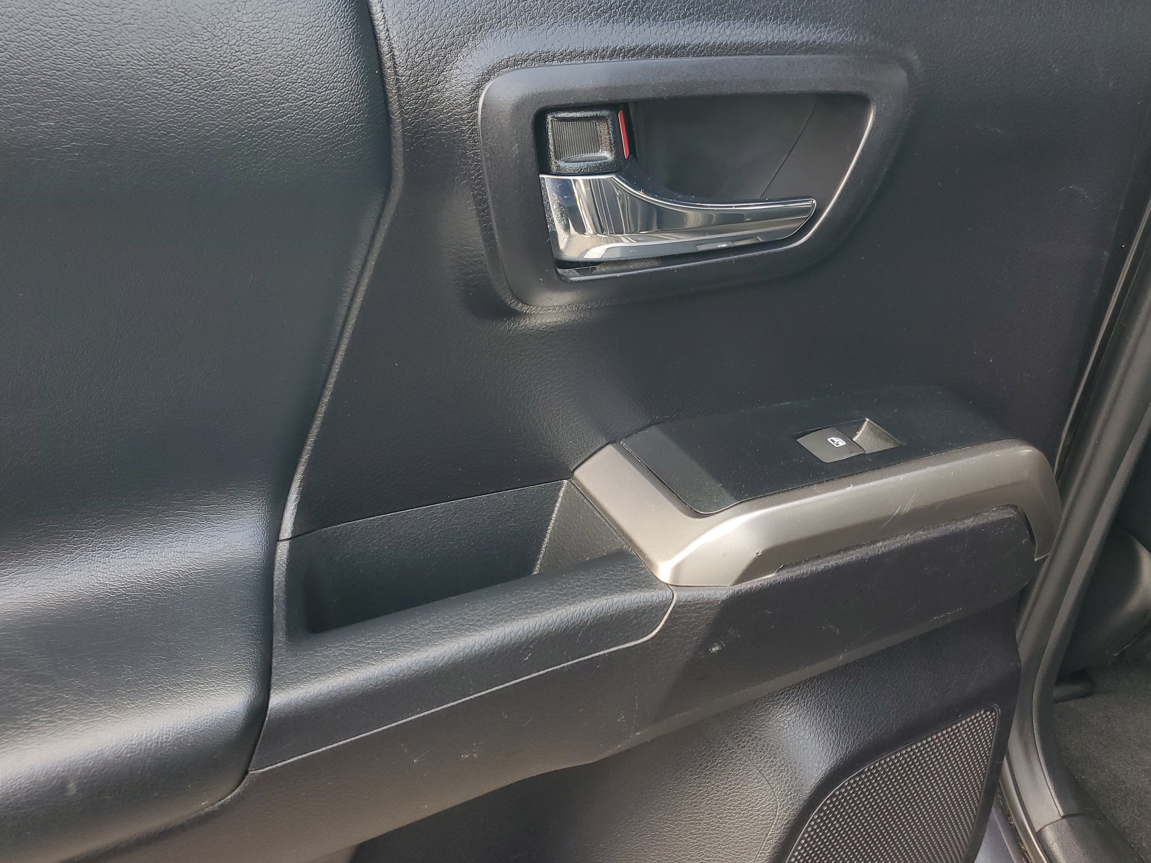 Used 2020 Toyota Tacoma Limited AWD/4WD image 13
