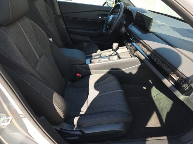 Certified 2025 Honda Accord Sport image 11