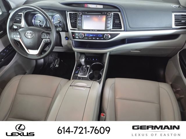 Used 2019 Toyota Highlander XLE AWD/4WD image 29