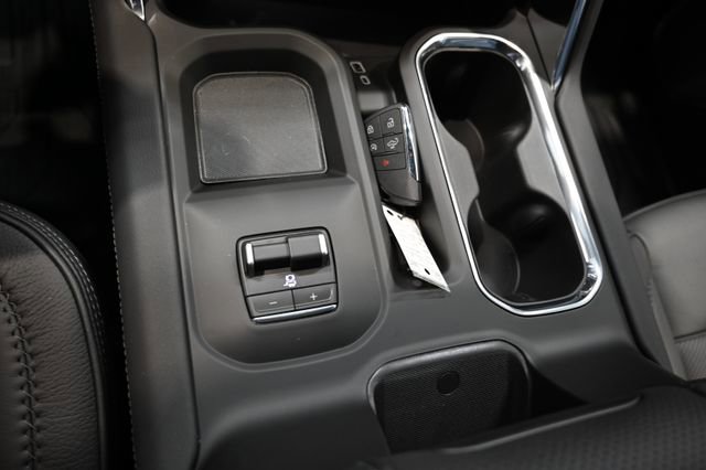 New 2026 GMC Sierra 3500 Denali w/ LPO, Black Badging Package image 23