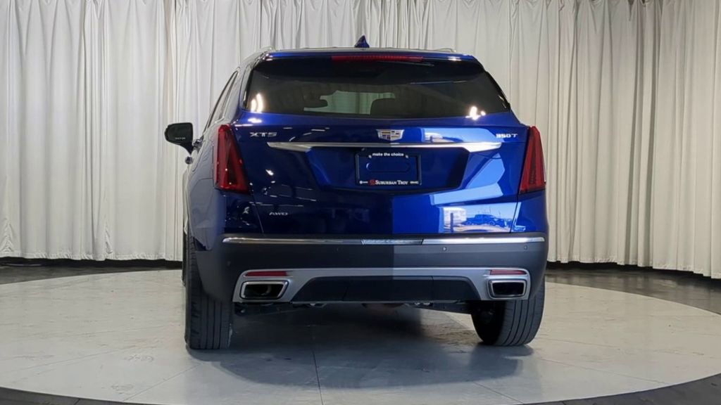 Used 2023 Cadillac XT5 Premium Luxury w/ LPO, Floor Liner Package AWD/4WD image 7