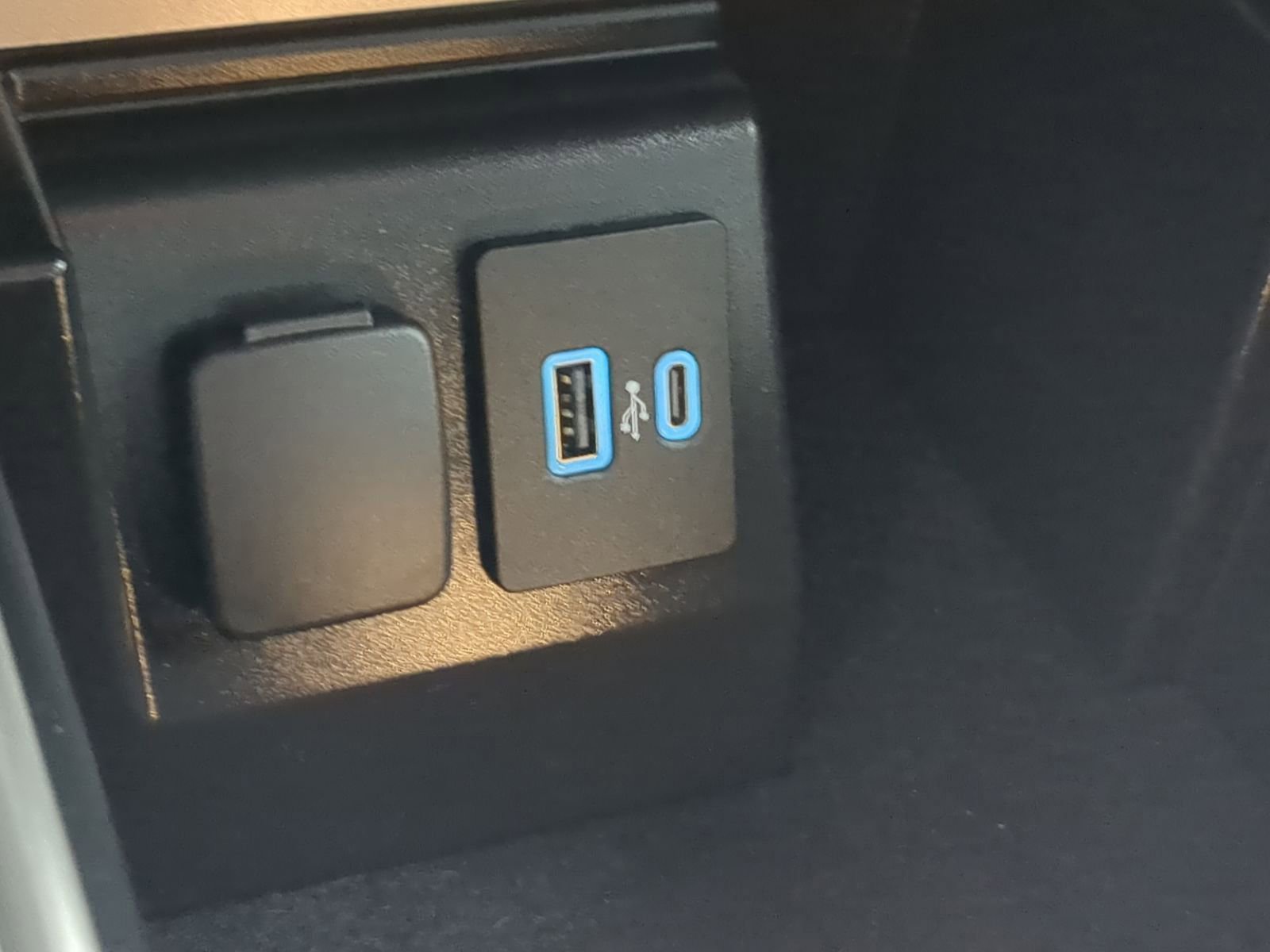 Used 2022 Ford Explorer XLT w/ Equipment Group 202A image 37