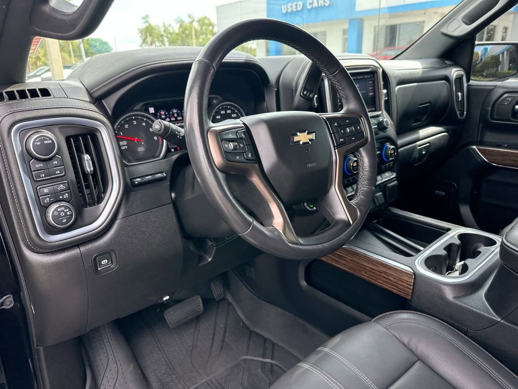 Used 2020 Chevrolet Silverado 1500 High Country w/ Technology Package AWD/4WD image 9