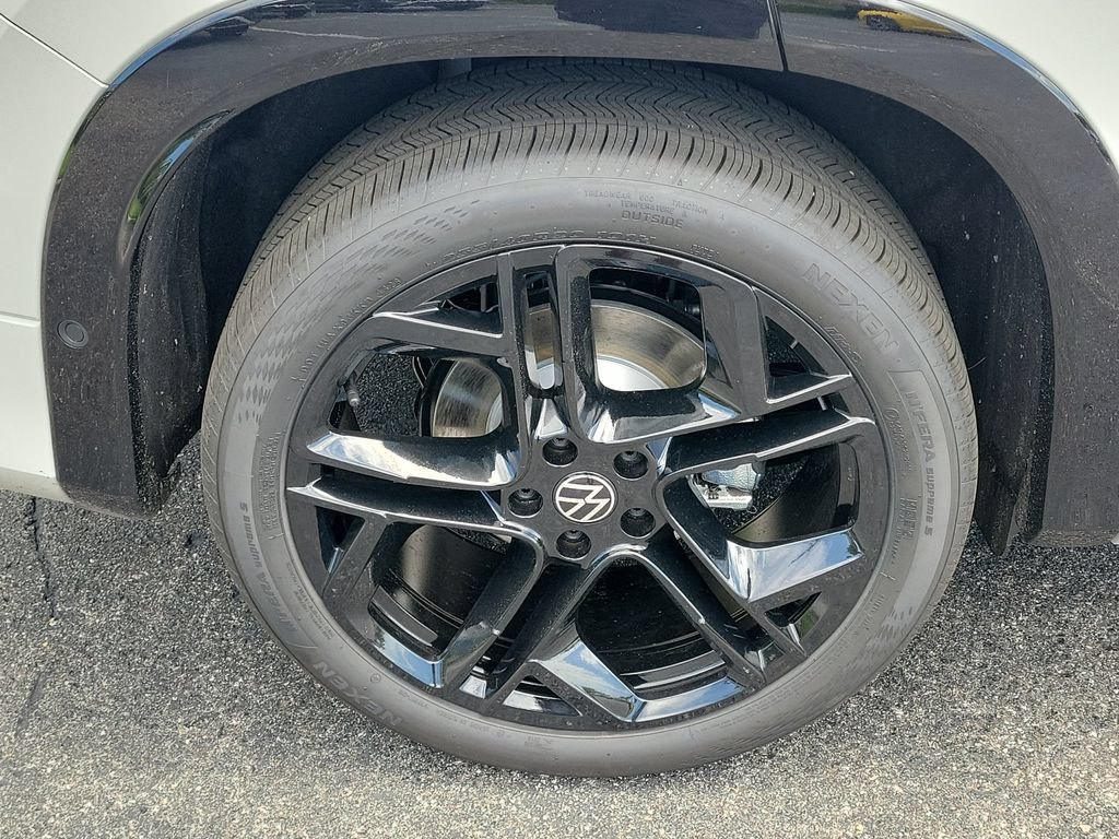New 2026 Volkswagen Tiguan SE R-Line FWD image 5