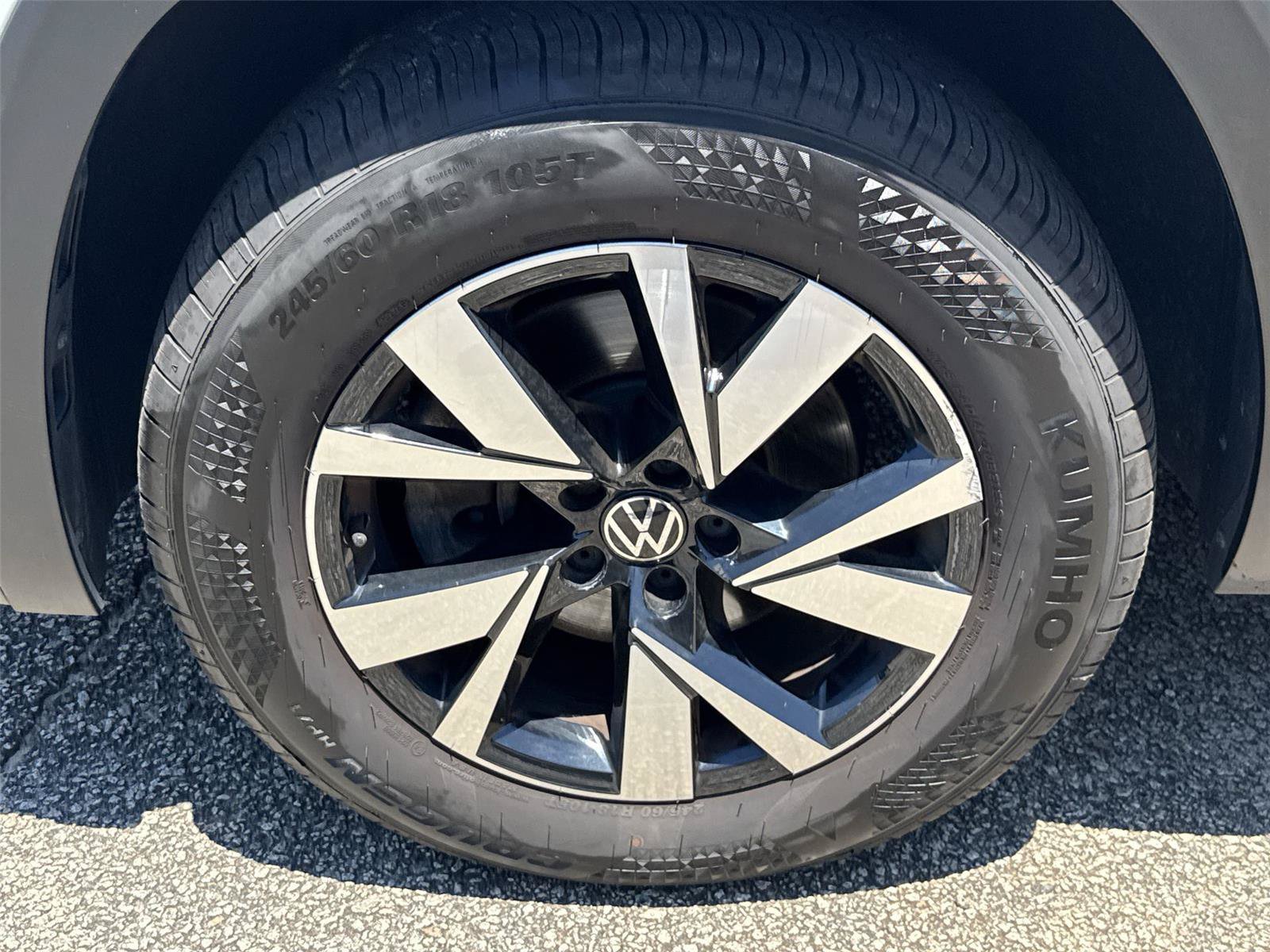 Used 2020 Volkswagen Atlas Cross Sport SE AWD/4WD image 12