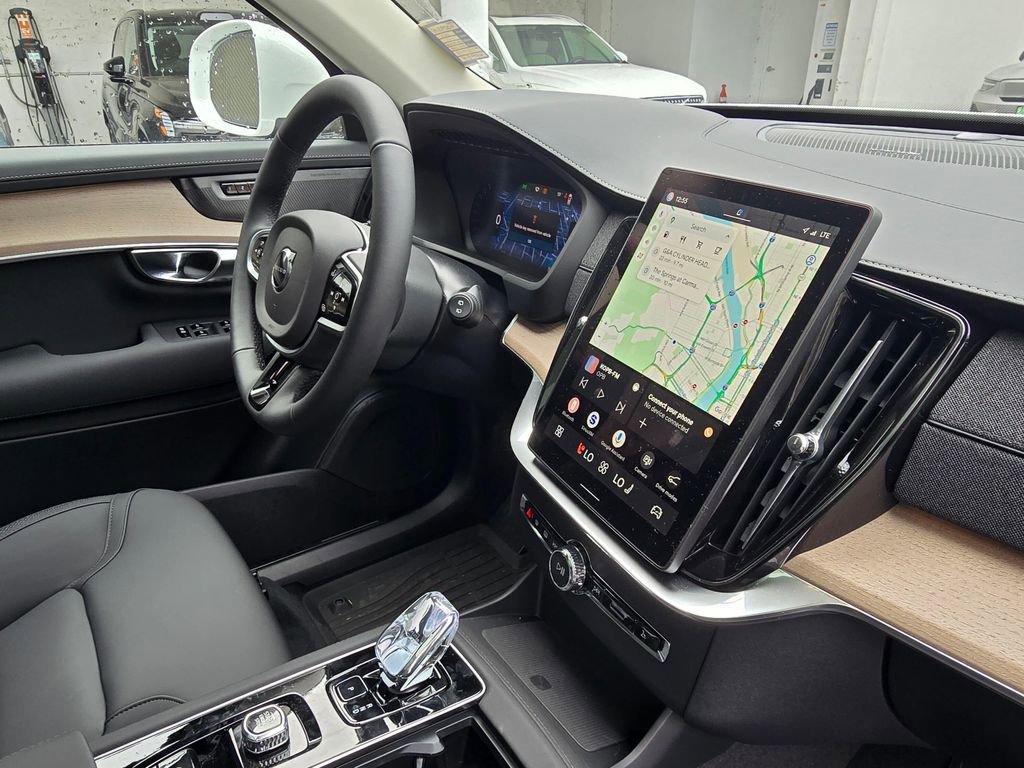 New 2025 Volvo XC90 B5 Plus w/ Protection Package Premier image 11