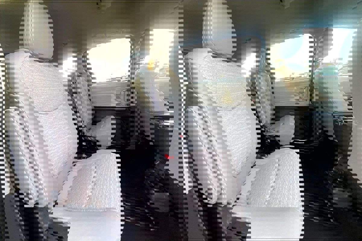 Used 2023 Toyota Sienna LE image 9