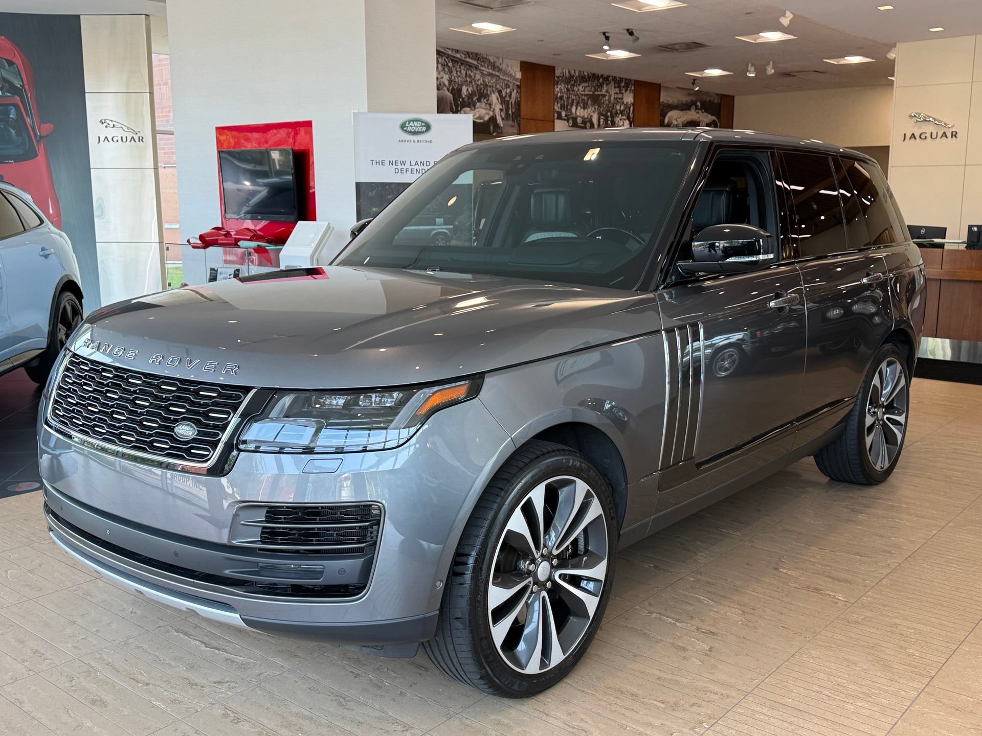 Used 2018 Land Rover Range Rover SV Autobiography Dynamic AWD/4WD image 4