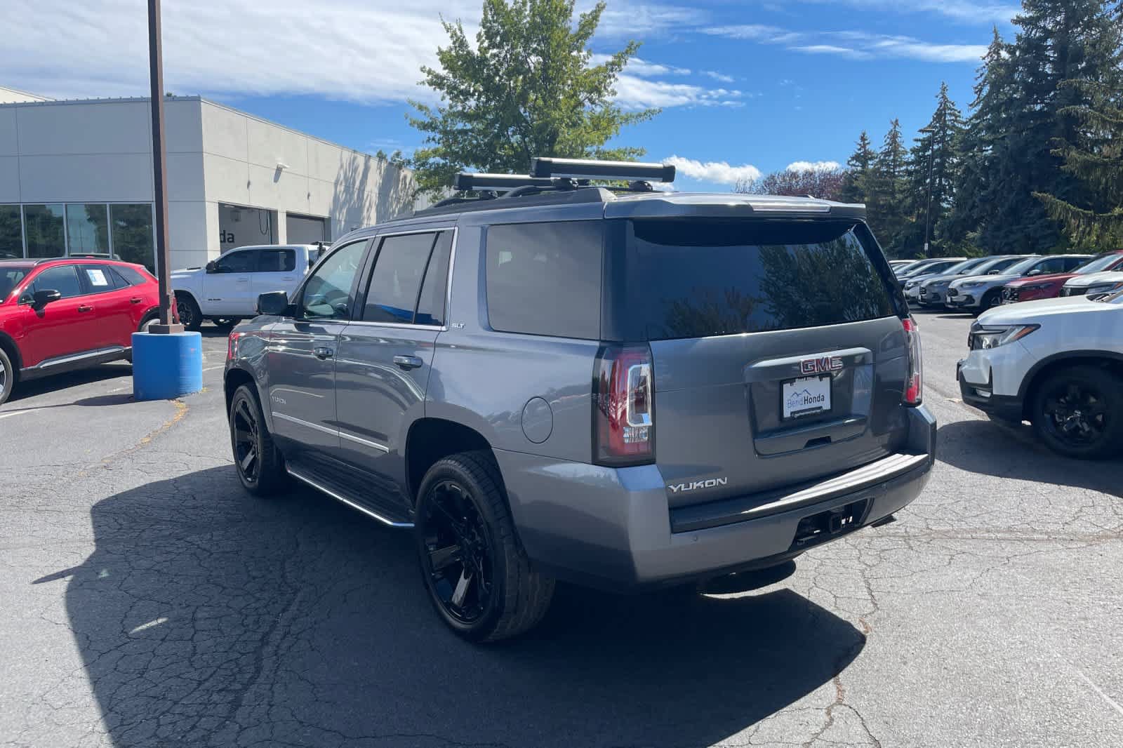Used 2020 GMC Yukon SLT w/ Premium Edition AWD/4WD video 3
