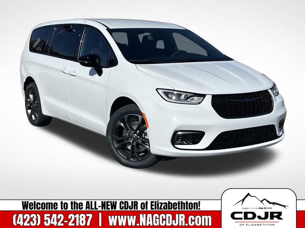 New 2026 Chrysler Pacifica Select image 1