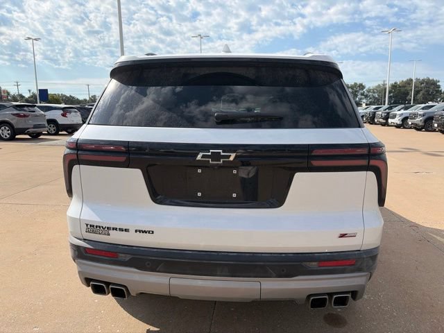 Used 2025 Chevrolet Traverse Z71 AWD/4WD image 4