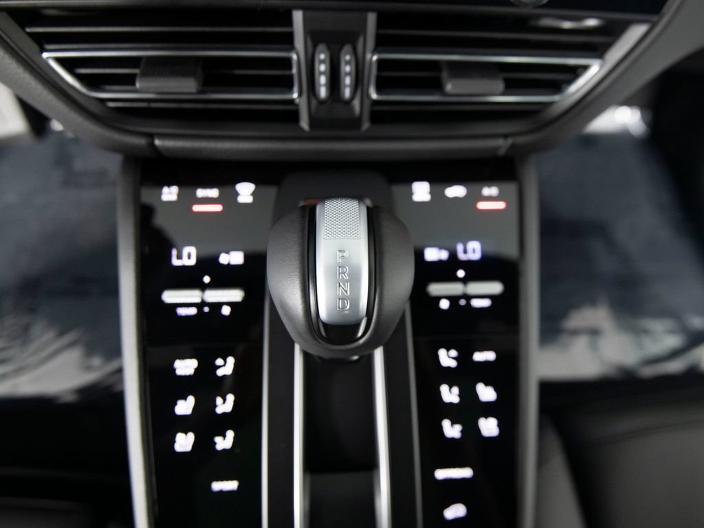 New 2026 Porsche Macan AWD/4WD image 30