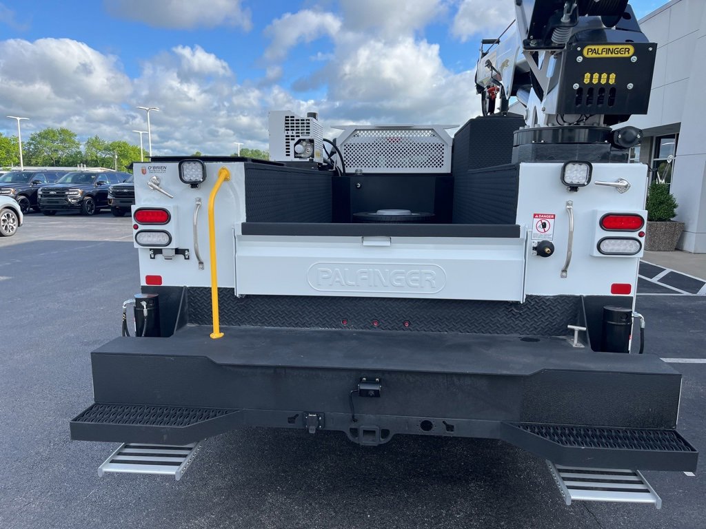 New 2025 Ford F550 4x4 Crew Cab Super Duty image 4