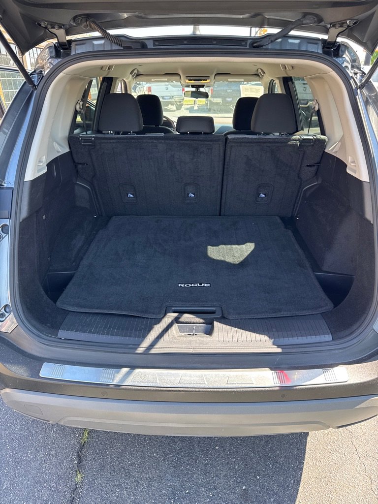 Used 2023 Nissan Rogue SV image 14