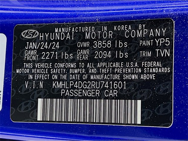 Used 2024 Hyundai Elantra Limited image 30