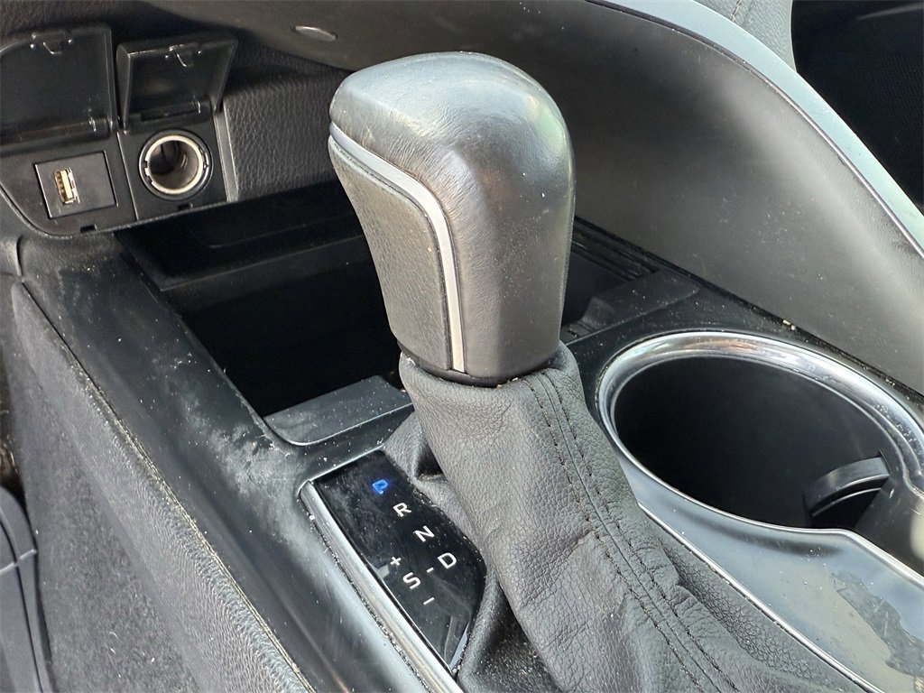 Used 2020 Toyota Camry XLE image 19