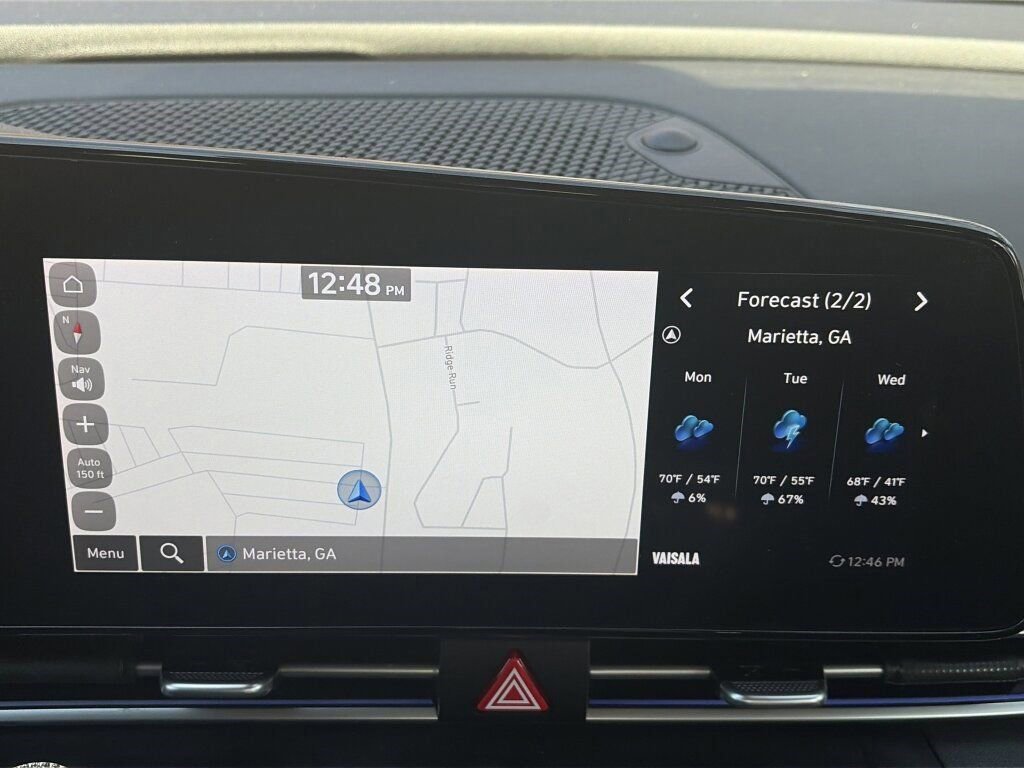 Used 2023 Hyundai Elantra Limited image 11