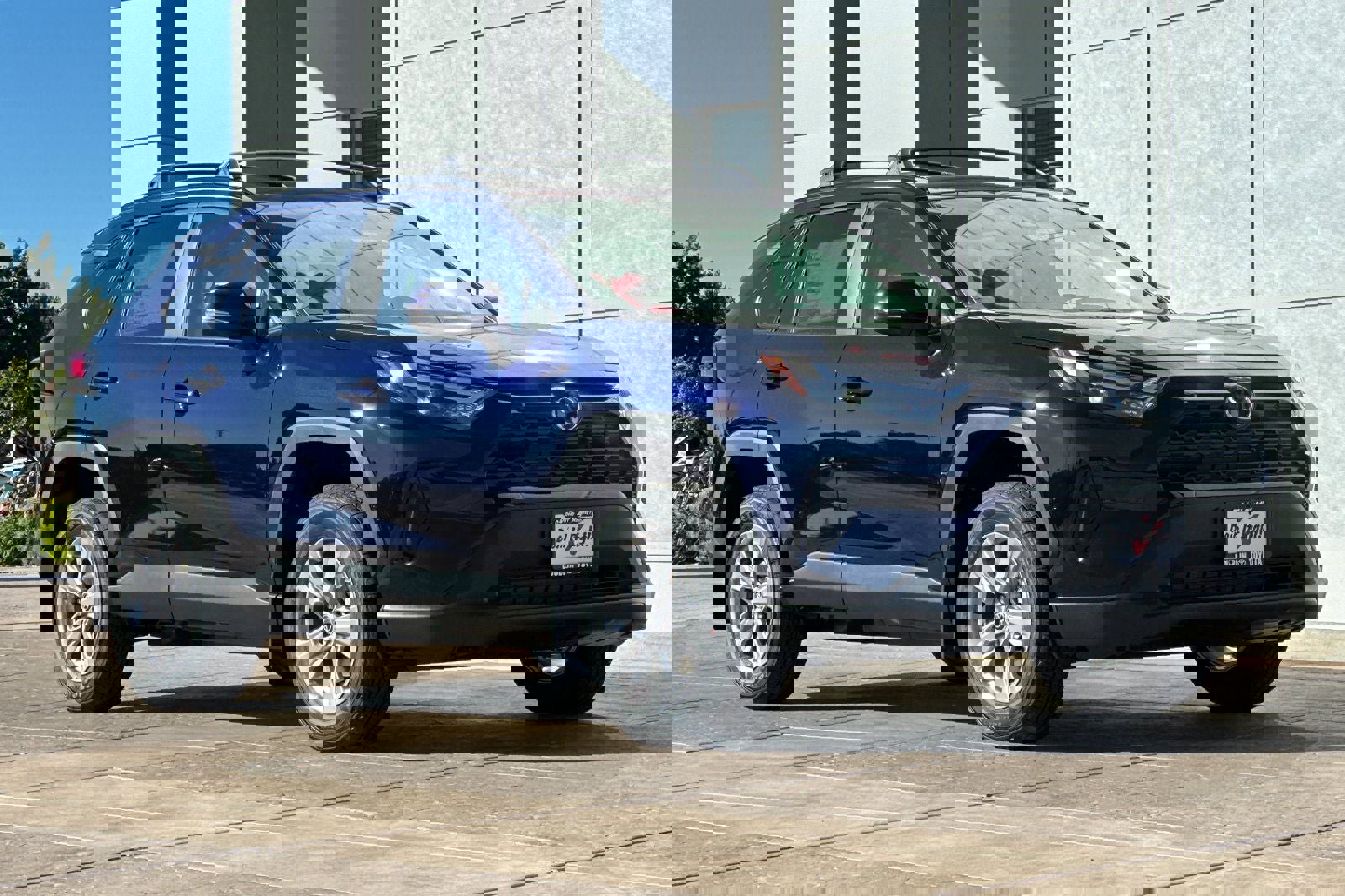 New 2025 Toyota RAV4 XLE video 2