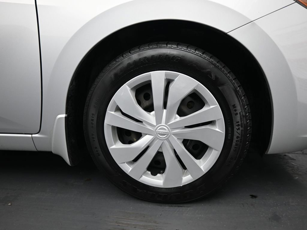 Used 2021 Nissan Versa S image 11