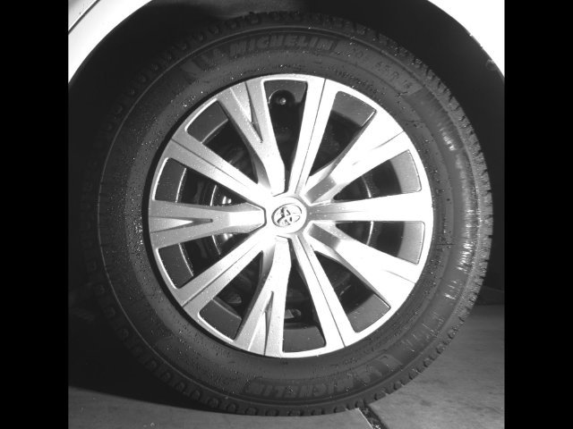 Used 2020 Toyota Camry LE FWD image 9