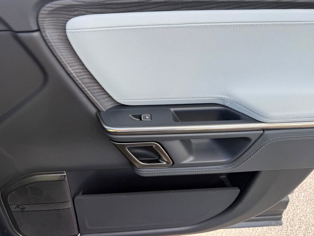 Used 2023 Rivian R1S Adventure image 41