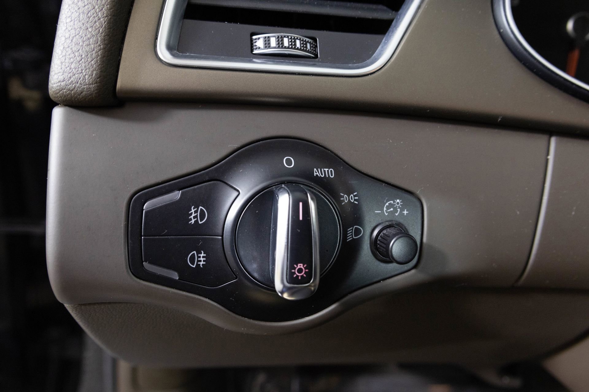 Used 2014 Audi A4 2.0T Premium Plus image 19