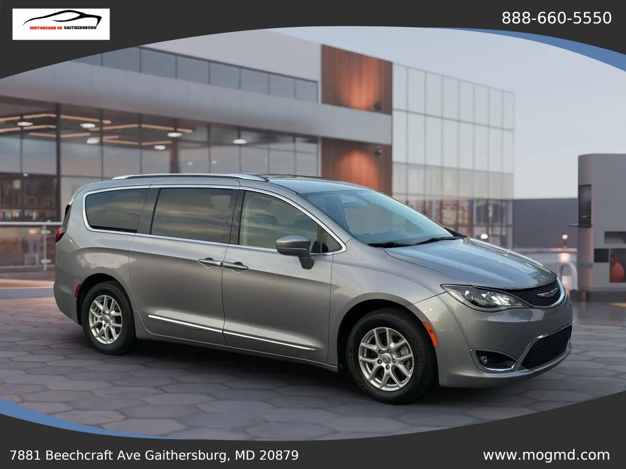 Used 2020 Chrysler Pacifica Touring-L image 6