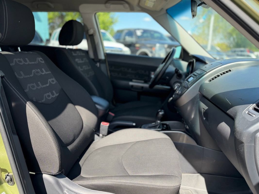 Used 2013 Kia Soul + FWD image 6