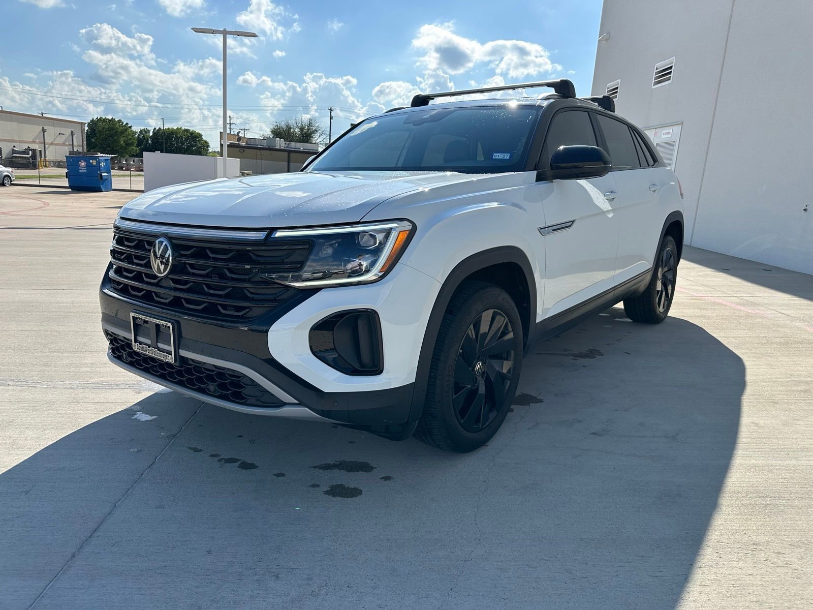 Used 2024 Volkswagen Atlas Cross Sport SE AWD/4WD image 4