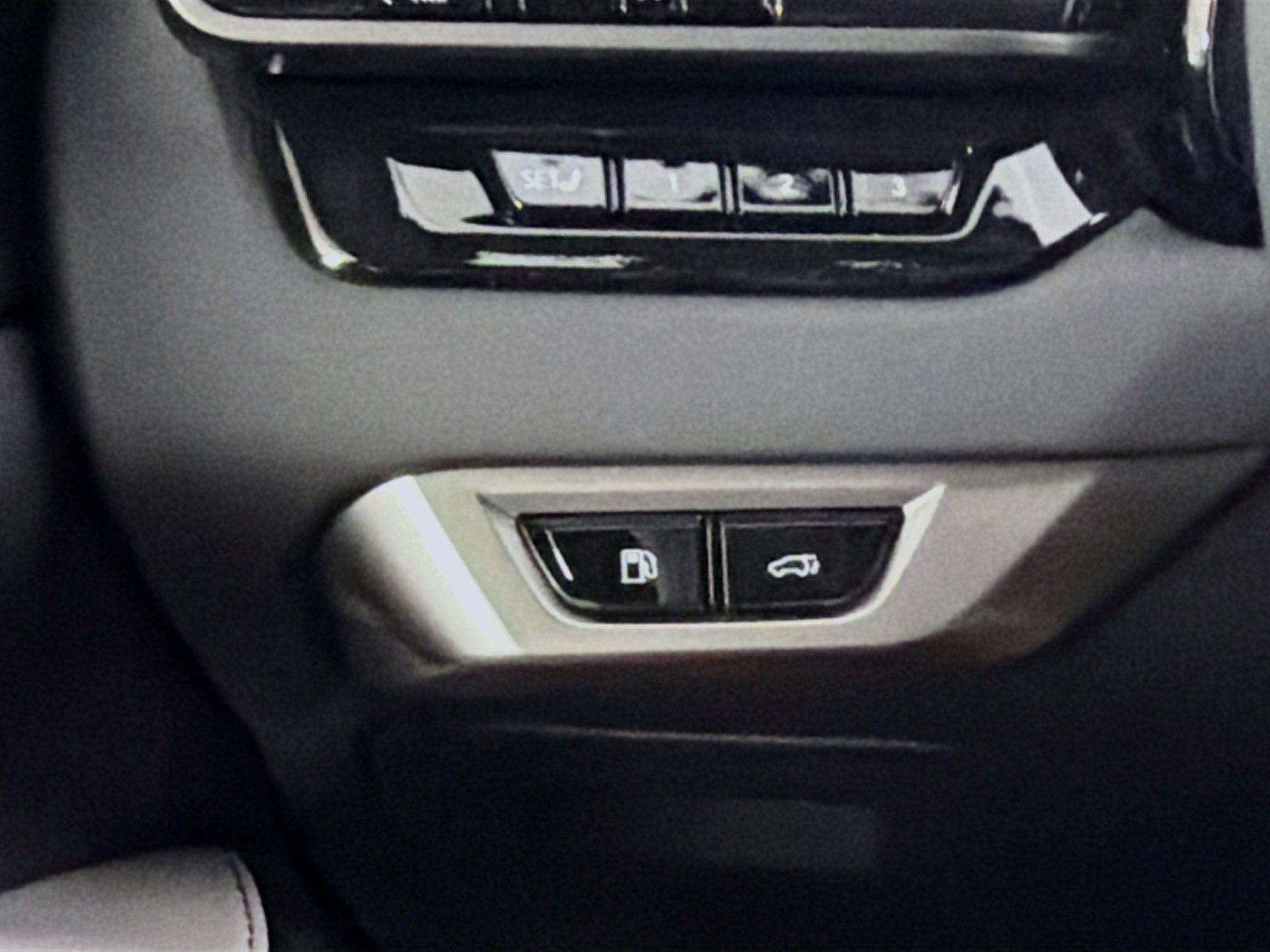 Used 2023 Lexus RX 350 Premium w/ Accessory Package FWD image 17