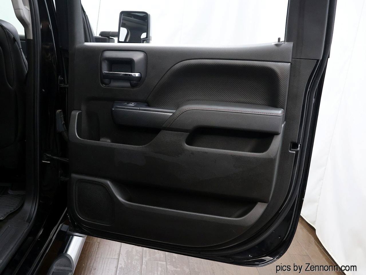 Used 2015 GMC Sierra 1500 SLT w/ All-Terrain Package AWD/4WD image 29