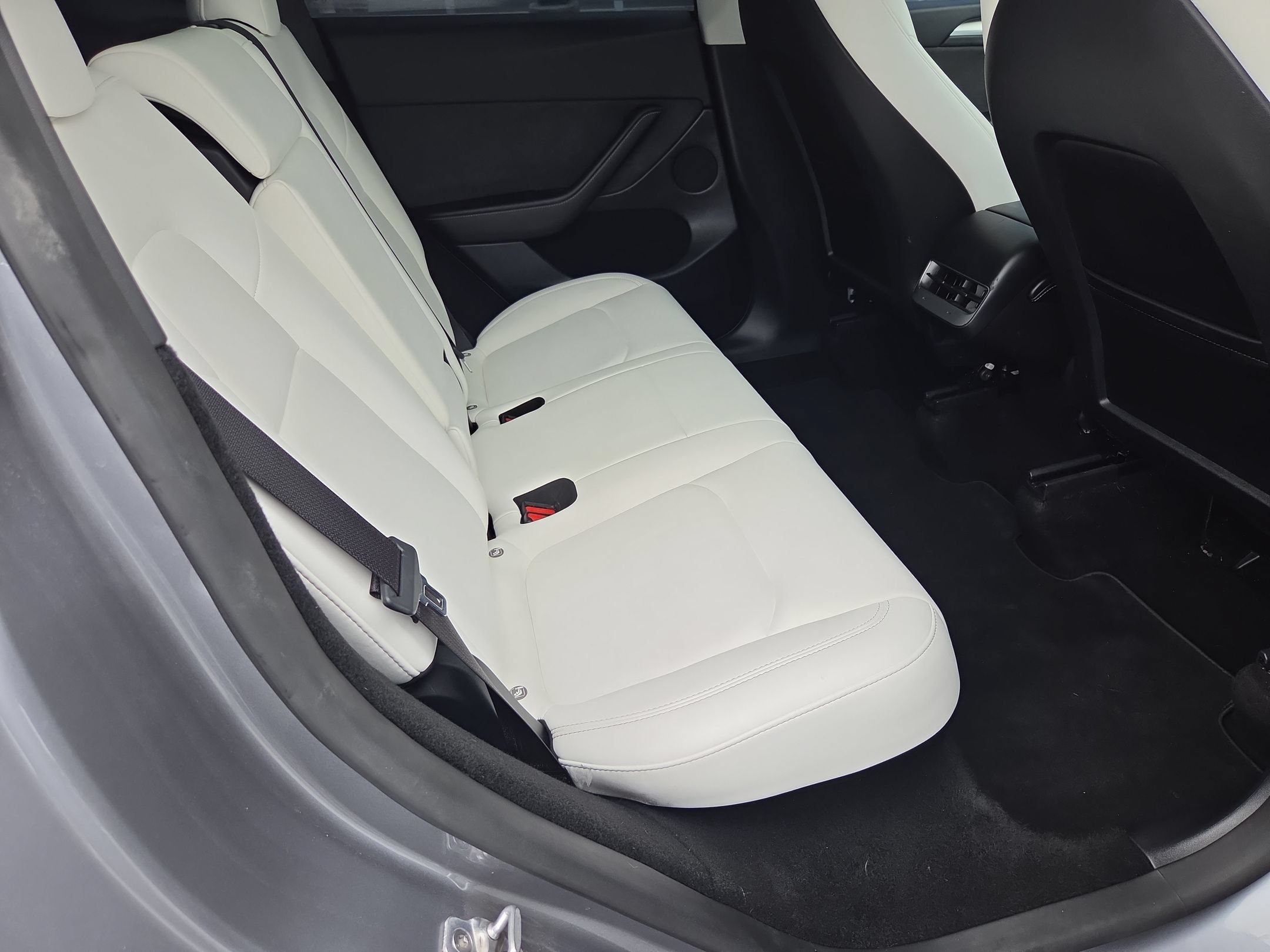Used 2024 Tesla Model Y Performance AWD/4WD image 24