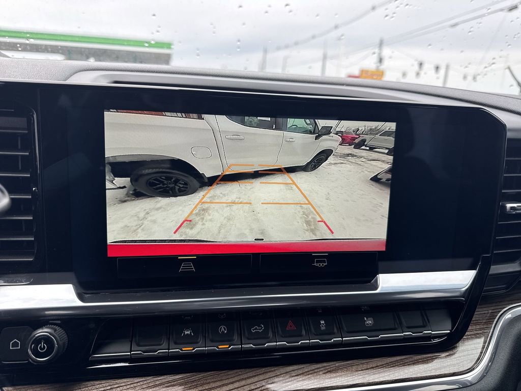 Used 2024 Chevrolet Silverado 1500 LT image 9