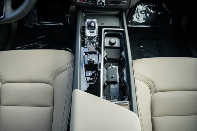 New 2026 Volvo XC60 T8 Plus w/ Protection Package Premier image 27